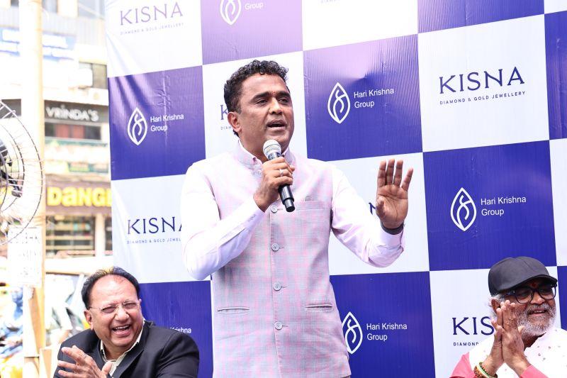 KISNA Diamond & Gold Jewellery flagship showroom inauguration in Bhubaneswar with Sonal Chauhan and Ghanshyam Dholakia.